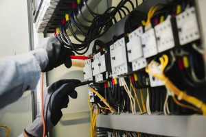 Read more about the article What Are Signs of Faulty Electrical Wiring?